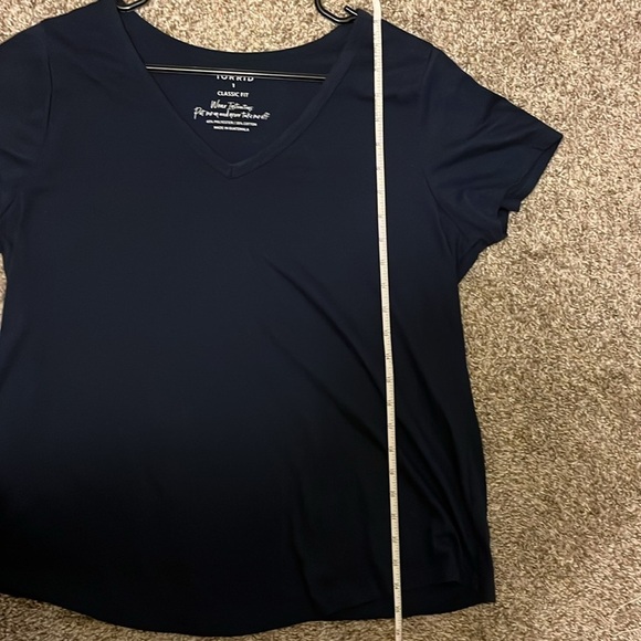 Torrid Women's Navy V-Neck Top size 1 - Picture 8 of 8